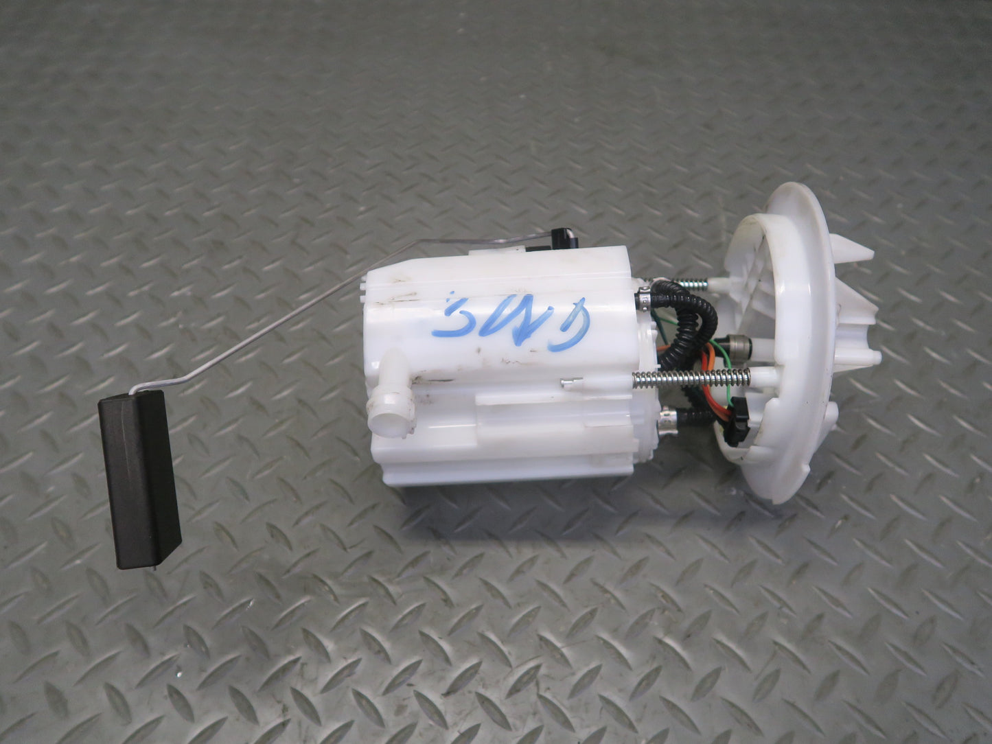 2017-2019 Mercedes X166 GLS450 Fuel Pump Level Sensor Sending Unit Set