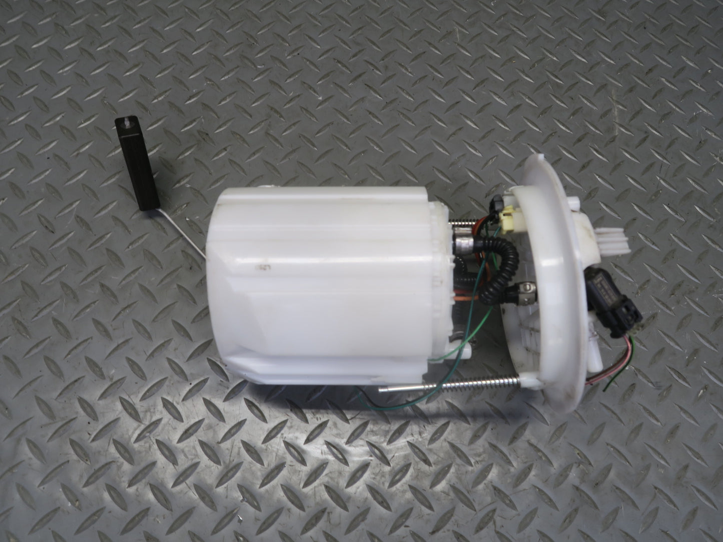 2017-2019 Mercedes X166 GLS450 Fuel Pump Level Sensor Sending Unit Set
