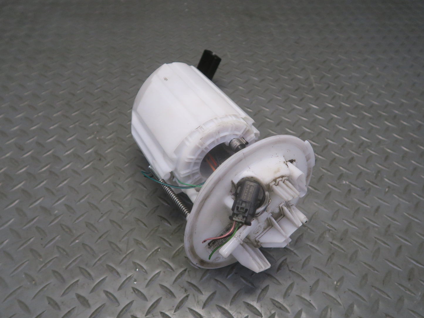 2017-2019 Mercedes X166 GLS450 Fuel Pump Level Sensor Sending Unit Set