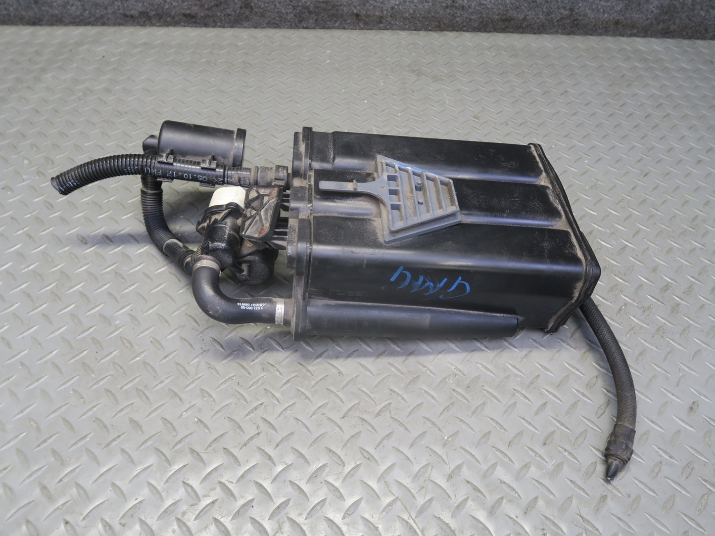 2017-2019 Mercedes X166 GLS450 Fuel Evap Vapor Charcoal Canister 1664702000