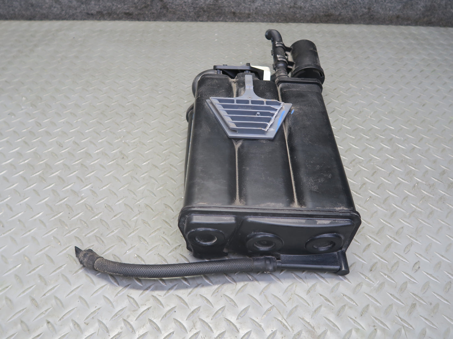 2017-2019 Mercedes X166 GLS450 Fuel Evap Vapor Charcoal Canister 1664702000
