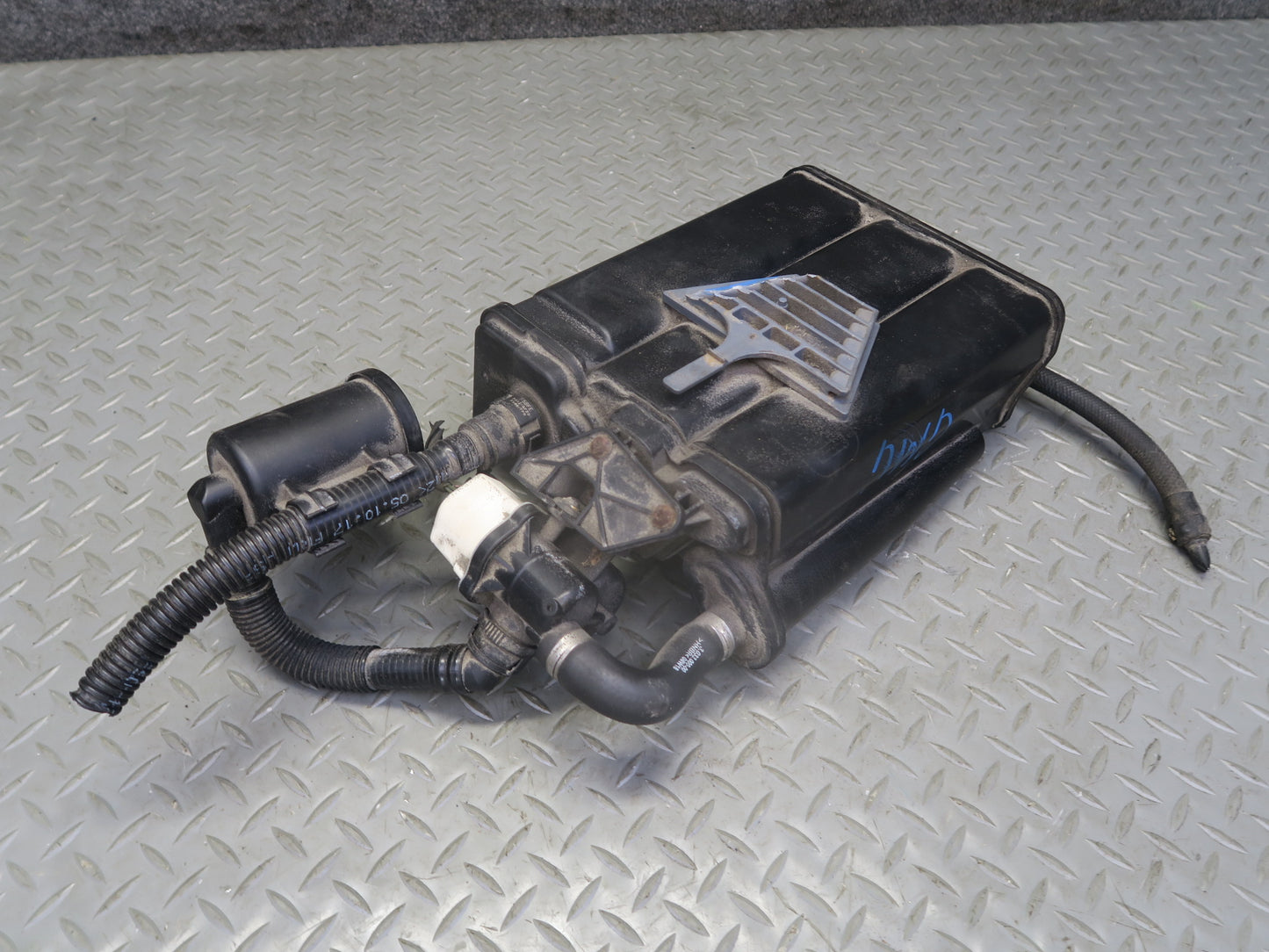 2017-2019 Mercedes X166 GLS450 Fuel Evap Vapor Charcoal Canister 1664702000