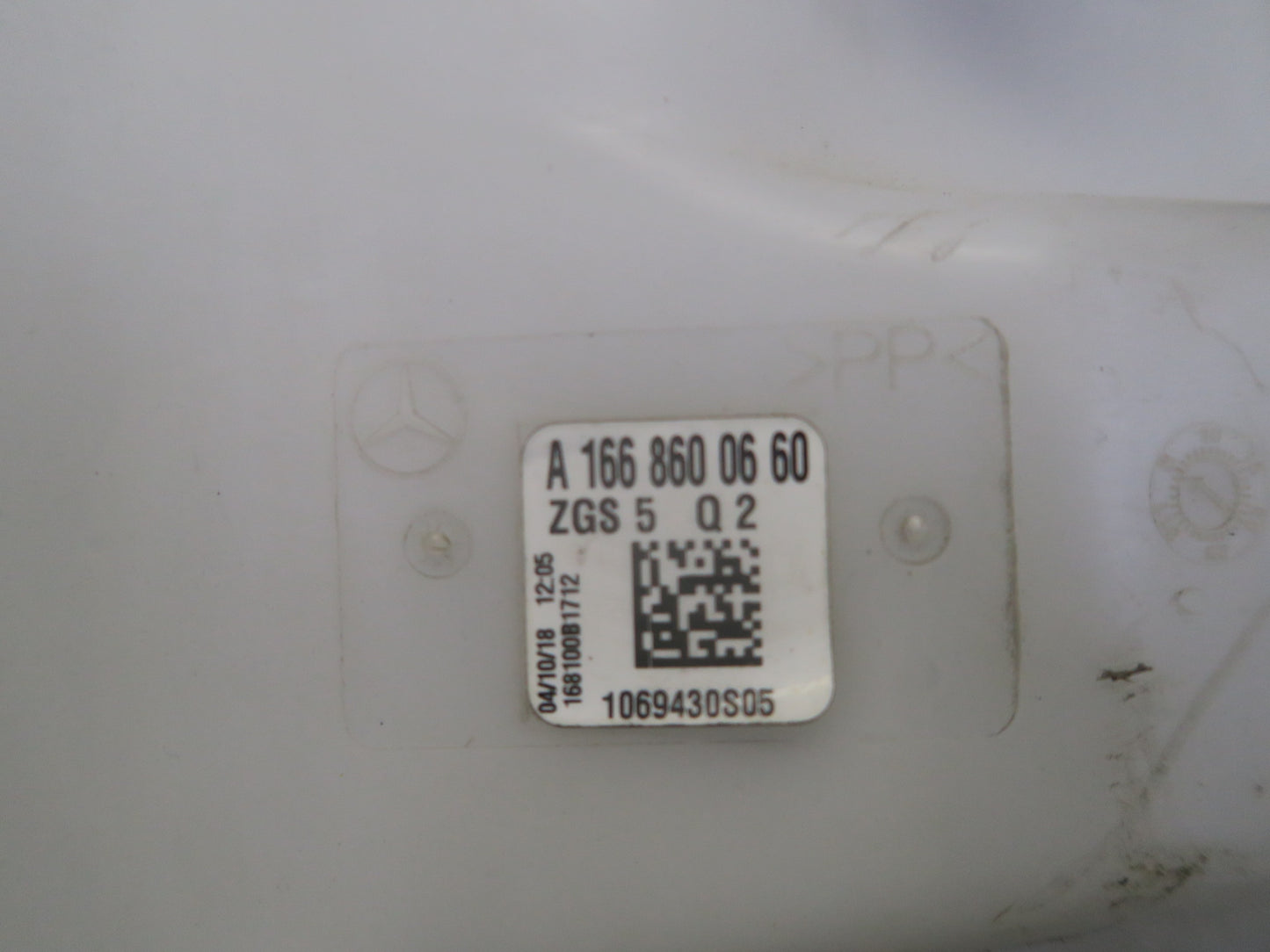 2012-2019 Mercedes X166 GL GLS Windshield Washer Fluid Reservoir Tank w Pump