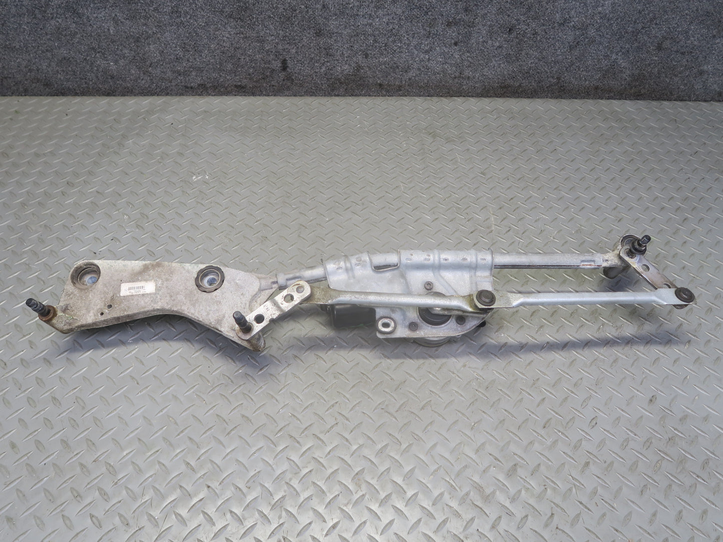 2017-2019 Mercedes X166 GLS450 Front Windshield Wiper Transmission W/ Motor