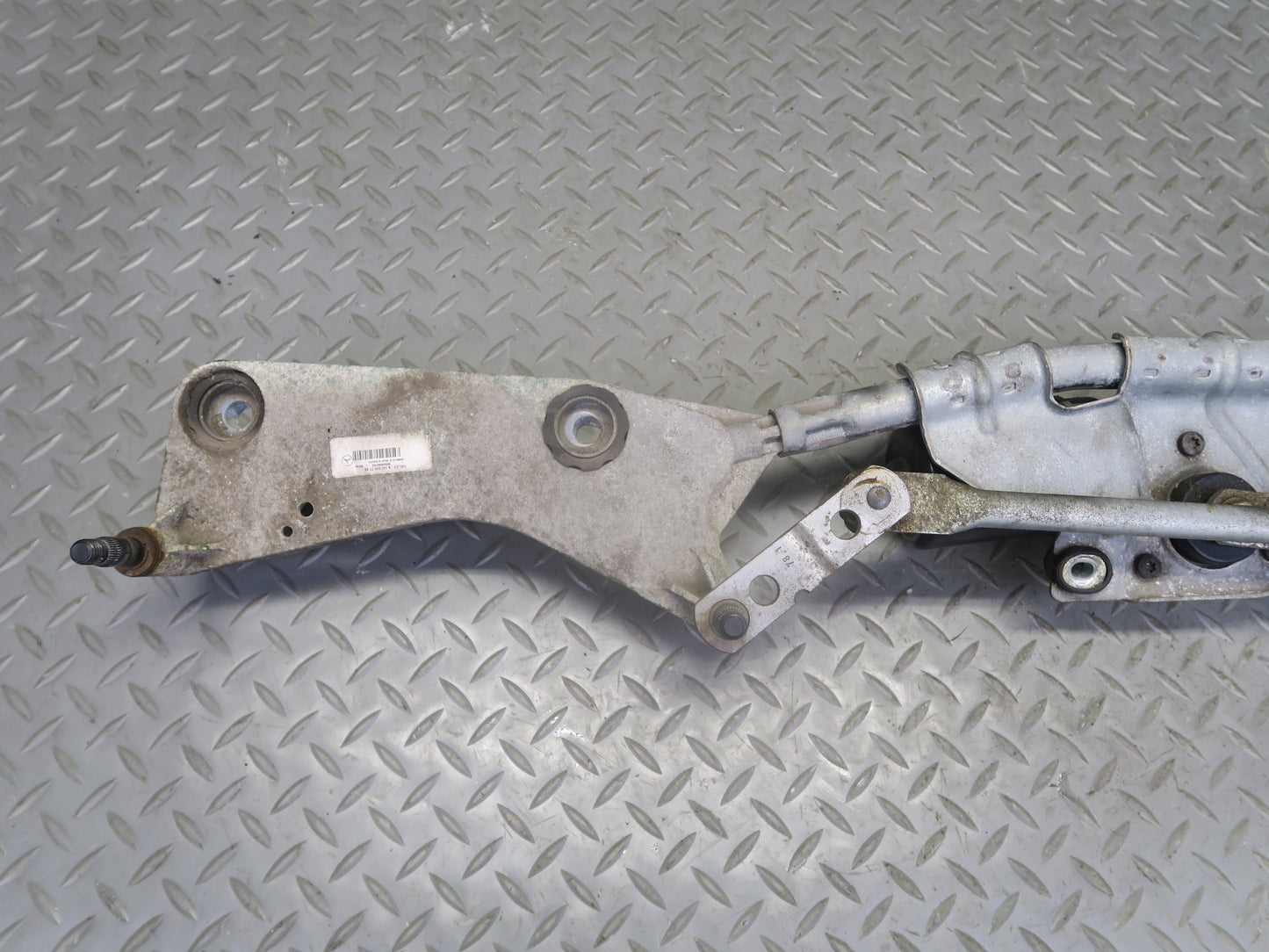2017-2019 Mercedes X166 GLS450 Front Windshield Wiper Transmission W/ Motor