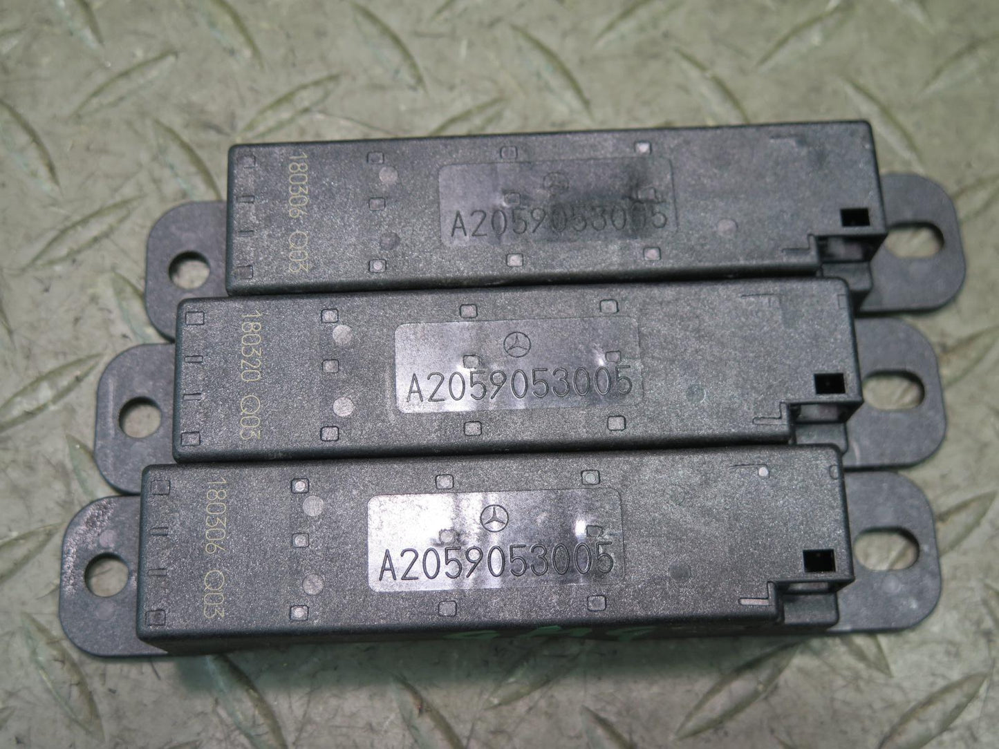 2017-2019 Mercedes X166 GLS450 Keyless Entry Smart Antenna Module Set of 3