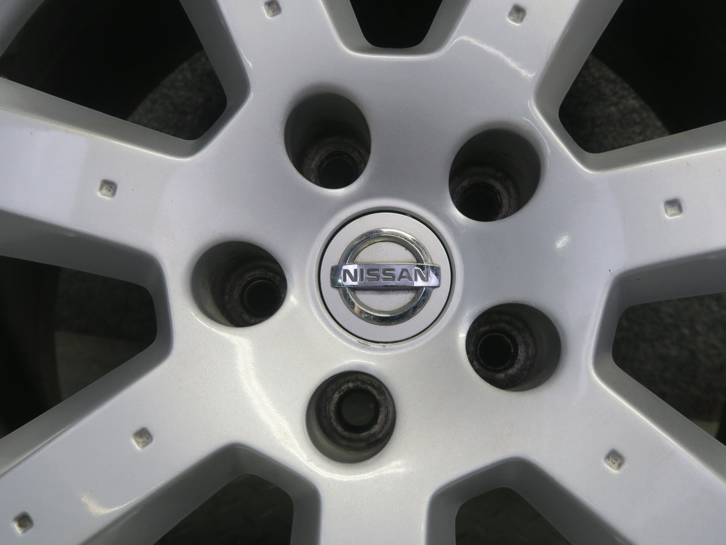 04-05 Nissan Z33 350Z Convert Factory Rear R17" Alloy Wheel Rim 17x8JJ ET33 OEM