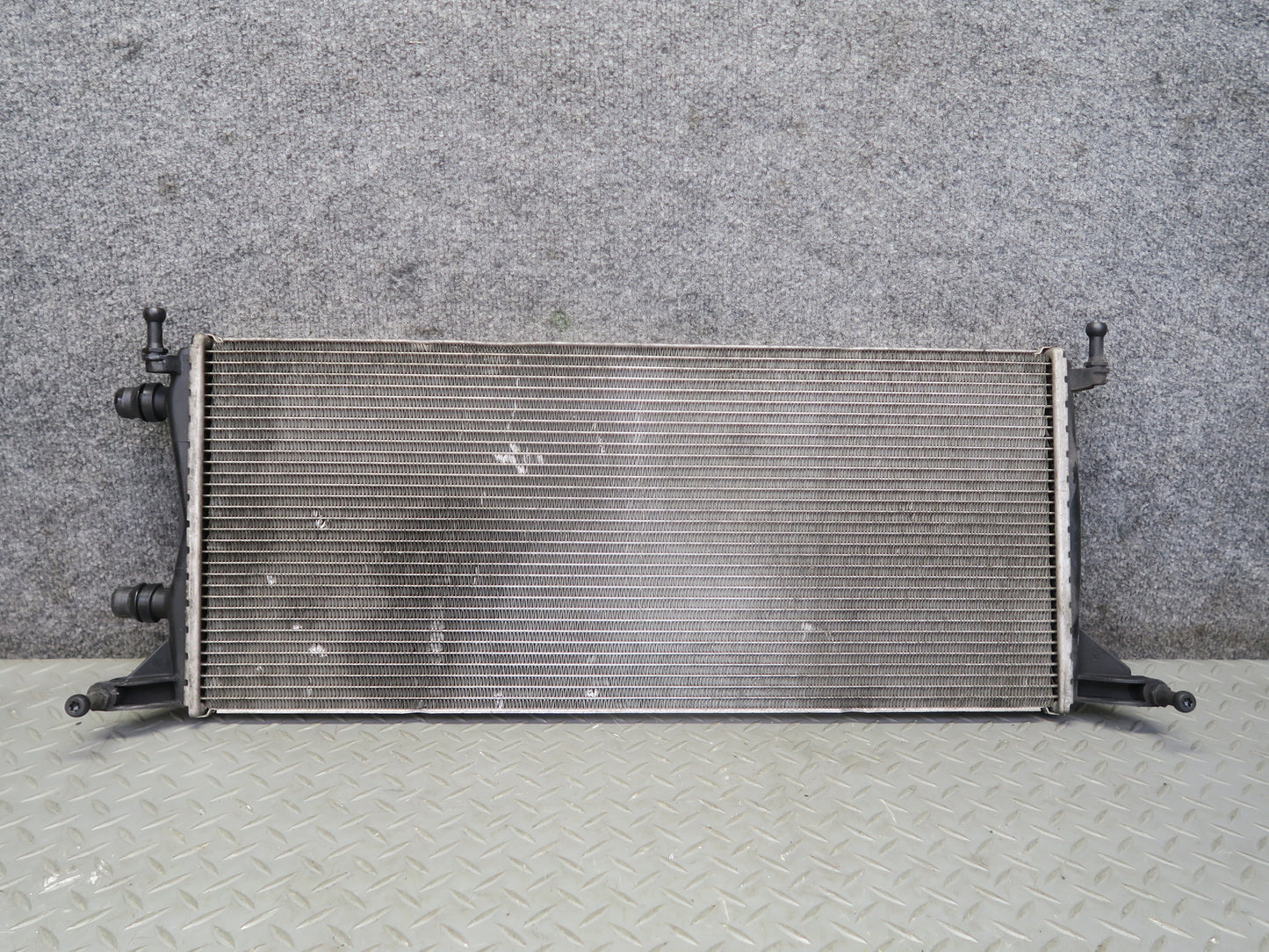 2017-2019 Mercedes X166 GLS450 Engine Cooling Auxiliary Water Cooler Radiator