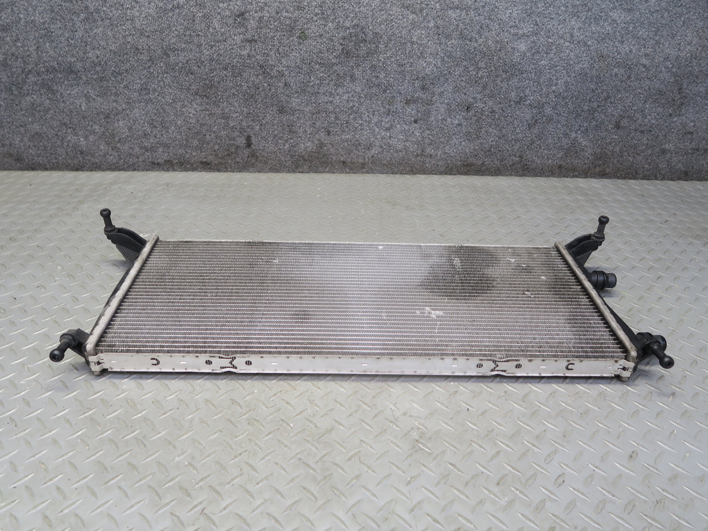 2017-2019 Mercedes X166 GLS450 Engine Cooling Auxiliary Water Cooler Radiator