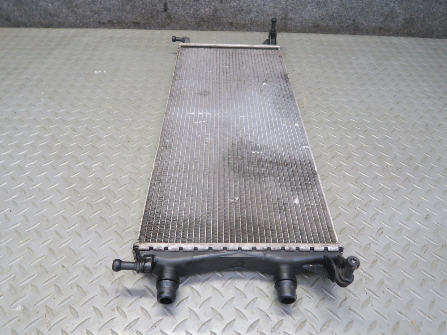 2017-2019 Mercedes X166 GLS450 Engine Cooling Auxiliary Water Cooler Radiator