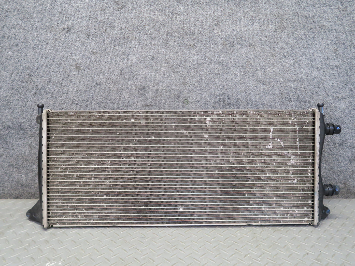 2017-2019 Mercedes X166 GLS450 Engine Cooling Auxiliary Water Cooler Radiator