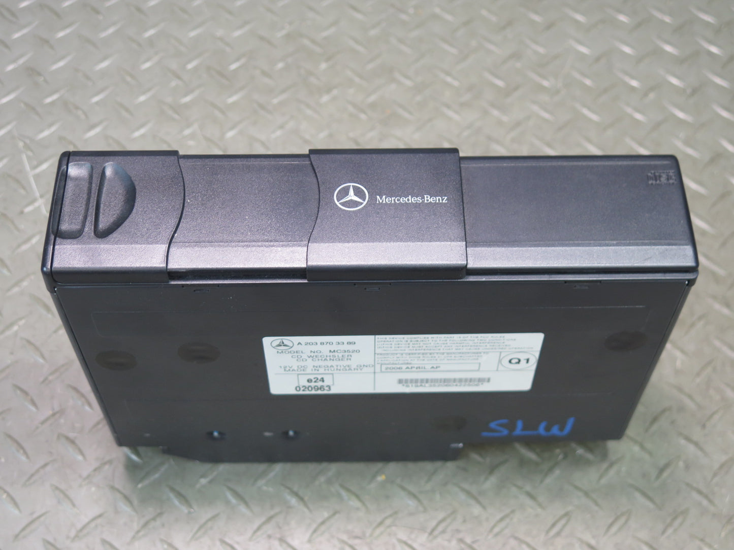 03-08 Mercedes R230 CD Changer Player w Magazine 2038703389 OEM