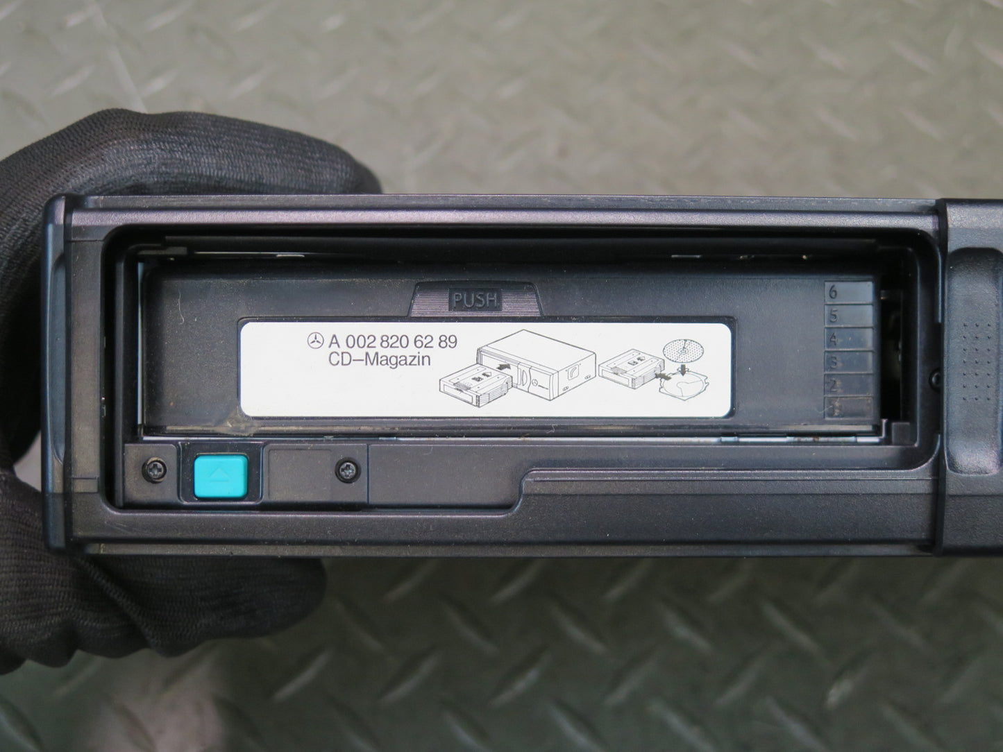03-08 Mercedes R230 CD Changer Player w Magazine 2038703389 OEM