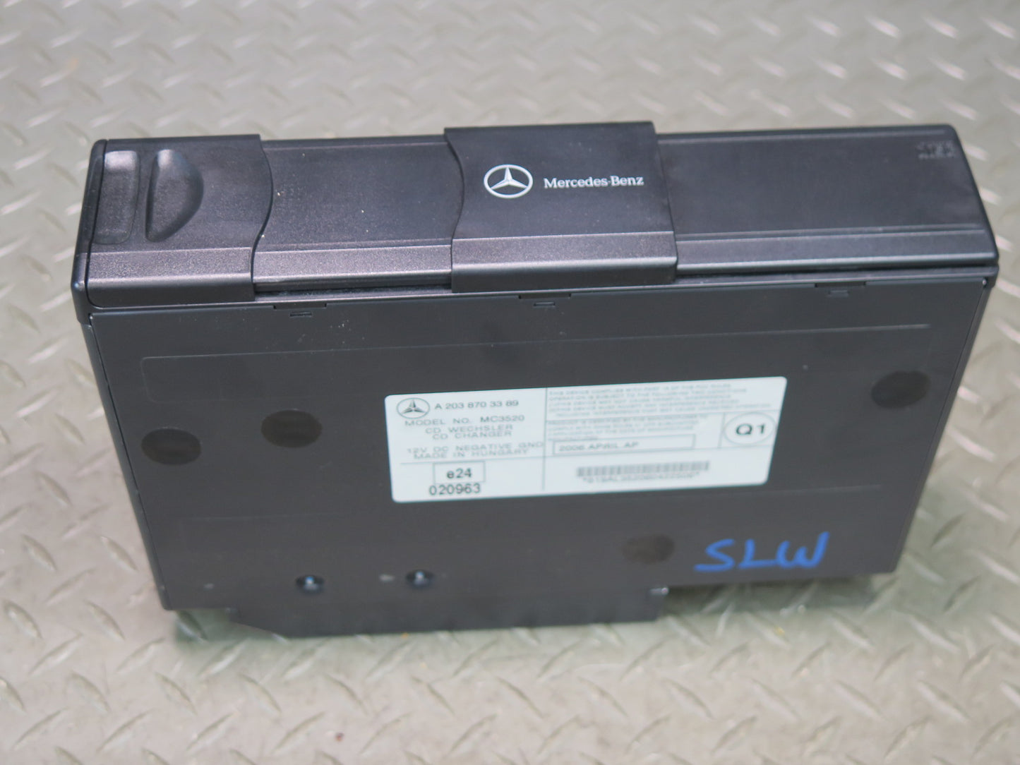 03-08 Mercedes R230 CD Changer Player w Magazine 2038703389 OEM