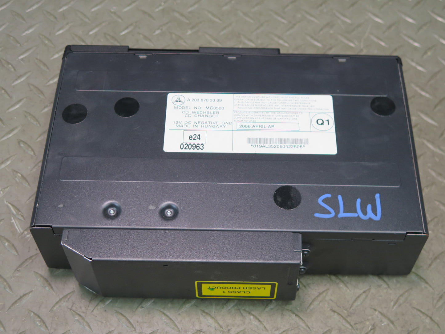 03-08 Mercedes R230 CD Changer Player w Magazine 2038703389 OEM
