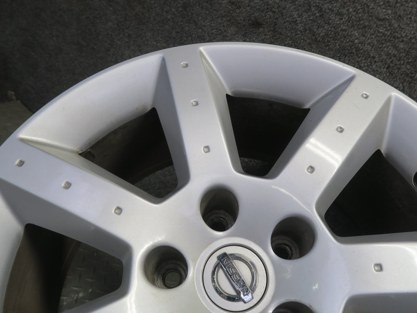 04-05 Nissan Z33 350Z Convert Factory Rear R17" Alloy Wheel Rim 17x8JJ ET33 OEM