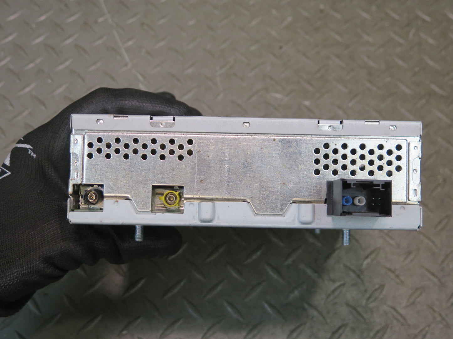04-08 Mercedes R230 Sl-class Becker Audio Amplifier AMP 2208704189 OEM