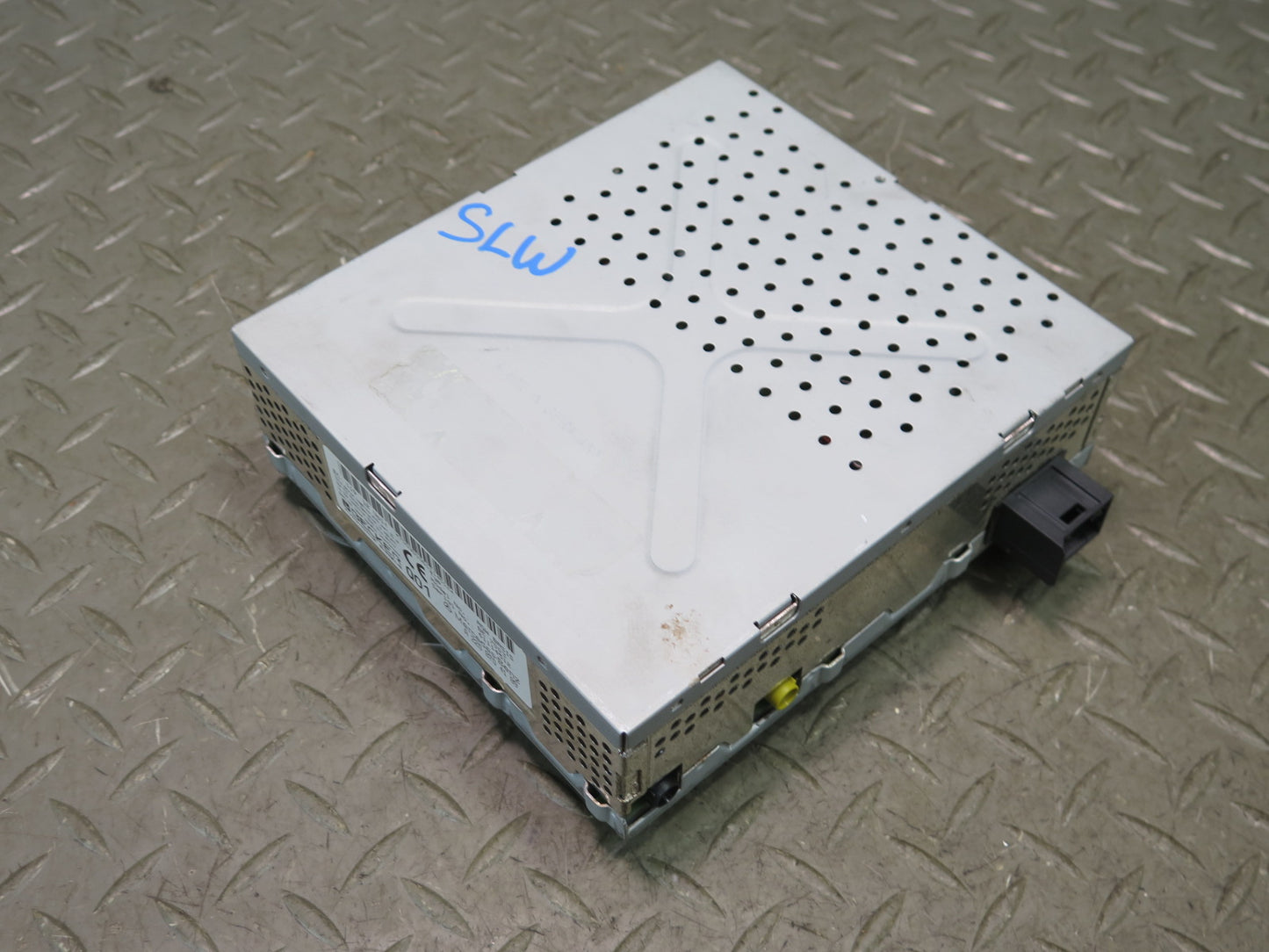 04-08 Mercedes R230 Sl-class Becker Audio Amplifier AMP 2208704189 OEM