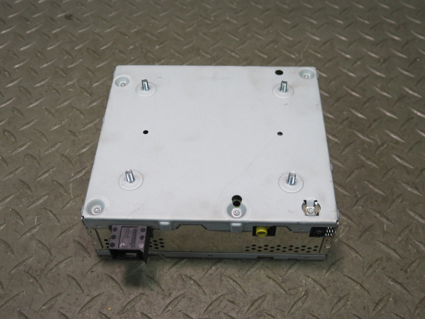 04-08 Mercedes R230 Sl-class Becker Audio Amplifier AMP 2208704189 OEM
