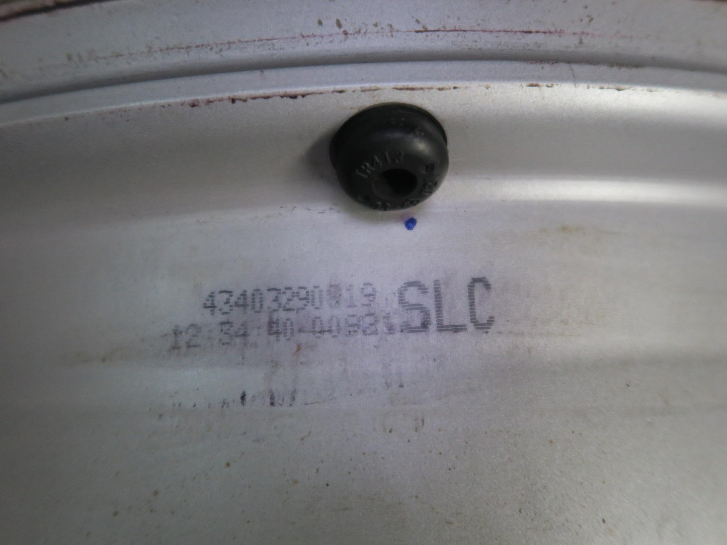 04-05 Nissan Z33 350Z Convert Factory Rear R17" Alloy Wheel Rim 17x8JJ ET33 OEM