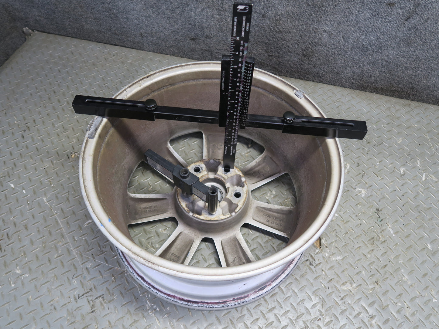 04-05 Nissan Z33 350Z Convert Factory Rear R17" Alloy Wheel Rim 17x8JJ ET33 OEM