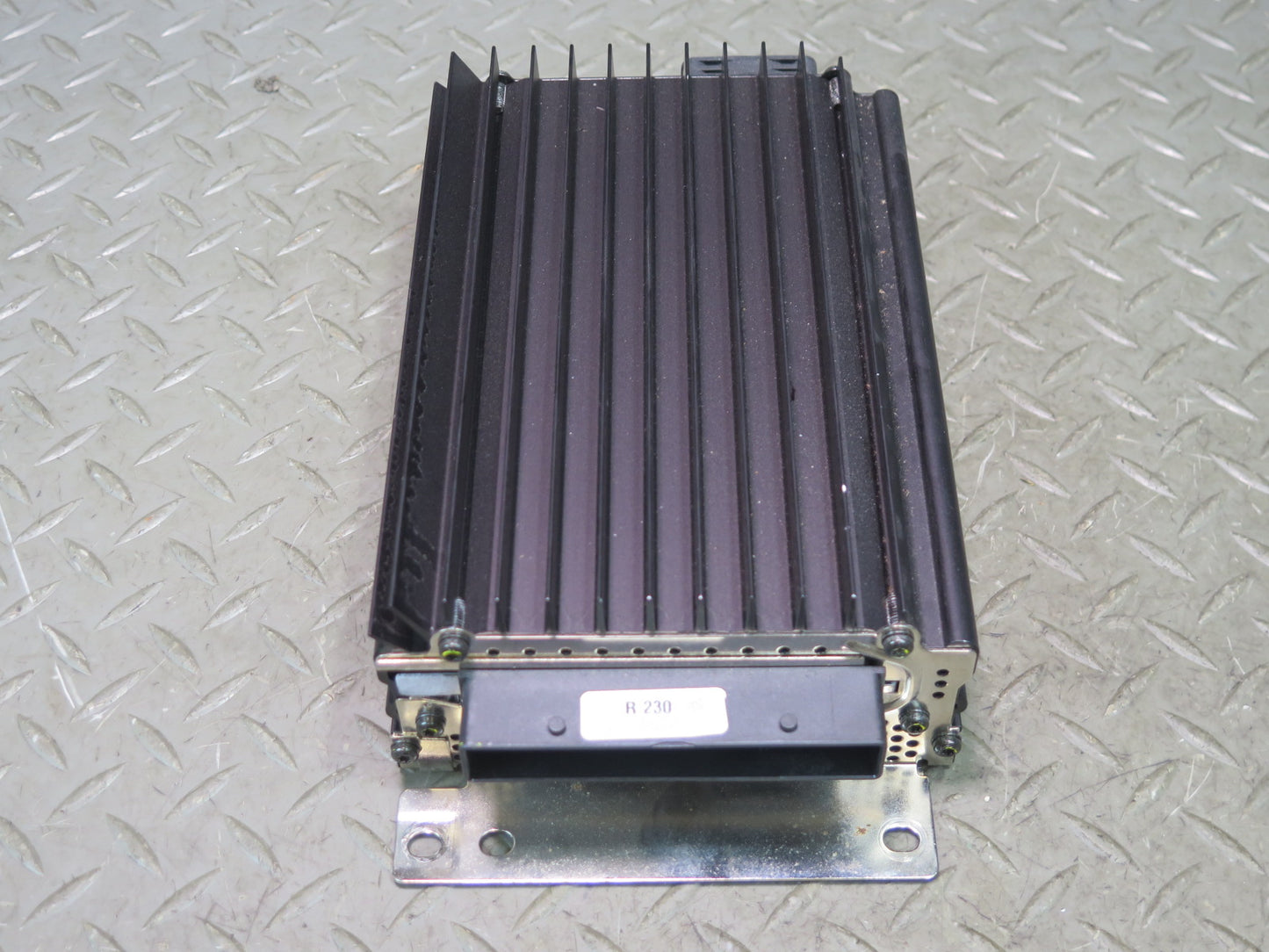05-08 Mercedes R230 SL500 SL550 SL55 AMG Amplifier Audio AMP Bose 2308203889 OEM