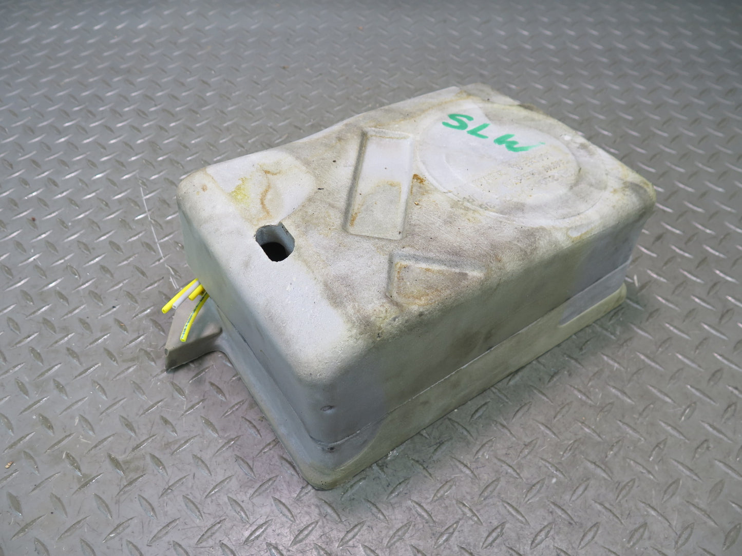 03-12 Mercedes R230 SL Central Lock Door Locking Vacuum Pump 2308000548 OEM