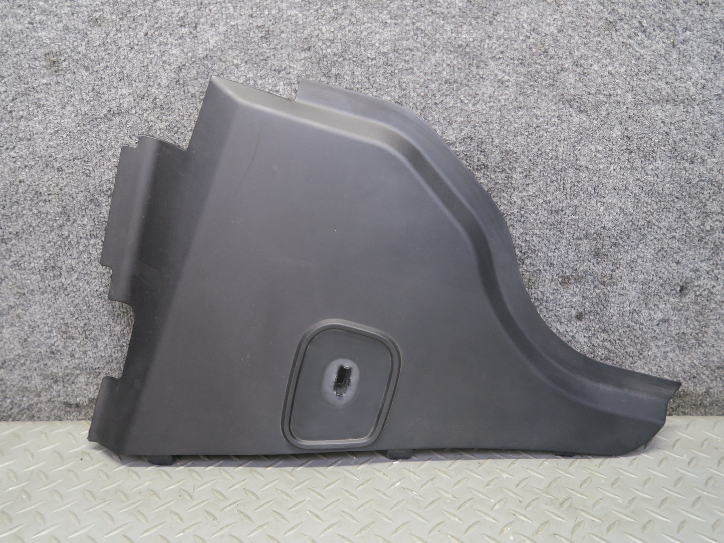 2017-2019 Mercedes X166 GLS450 Front Left Driver Side Cowl Grille Panel Trim