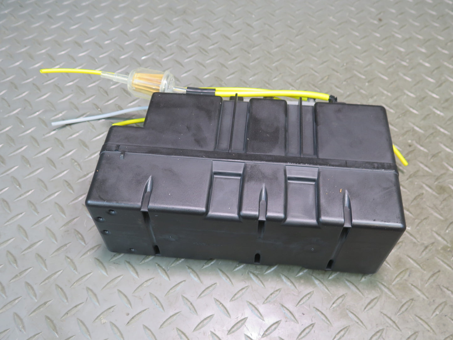 03-12 Mercedes R230 SL Central Lock Door Locking Vacuum Pump 2308000548 OEM