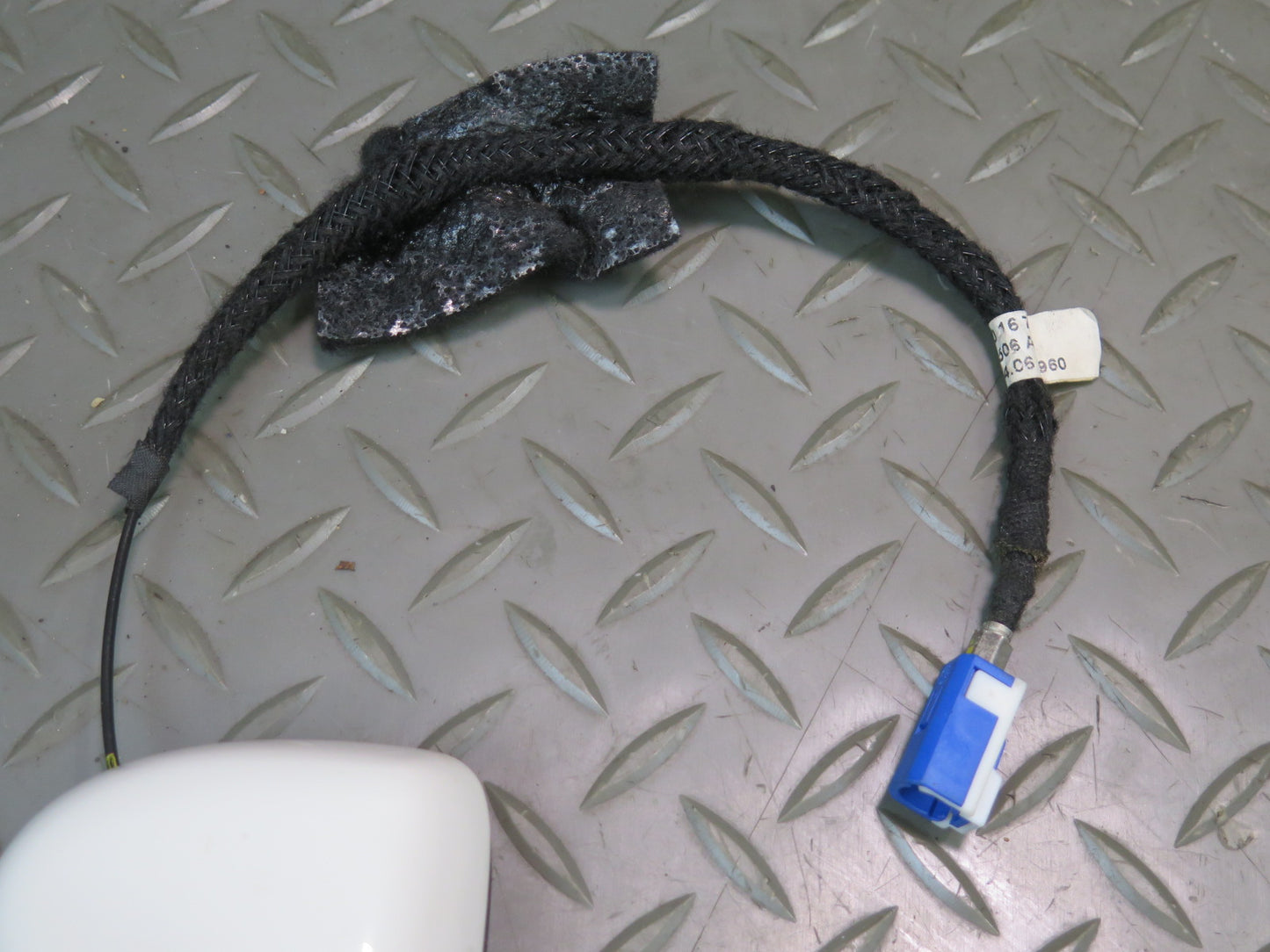 03-12 Mercedes R230 Sl-class Trunk GPS Navigation Antenna White OEM