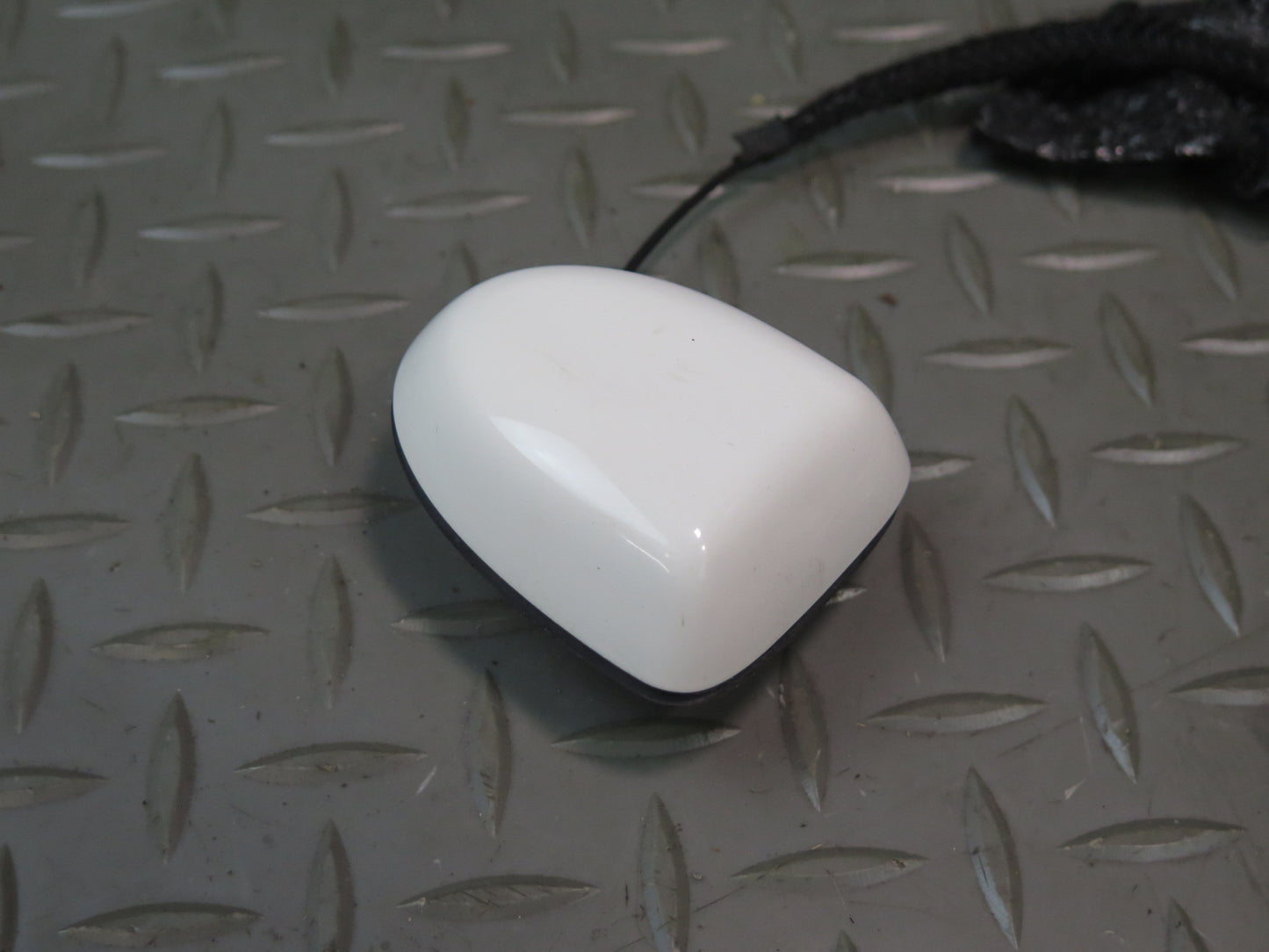03-12 Mercedes R230 Sl-class Trunk GPS Navigation Antenna White OEM