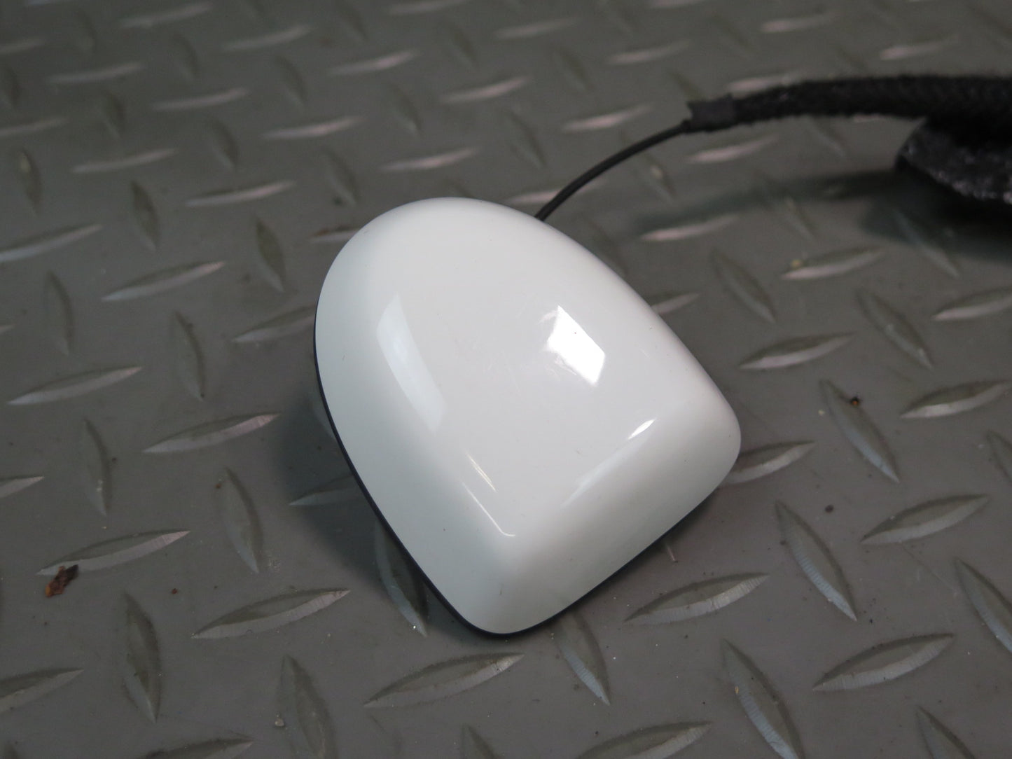 03-12 Mercedes R230 Sl-class Trunk GPS Navigation Antenna White OEM