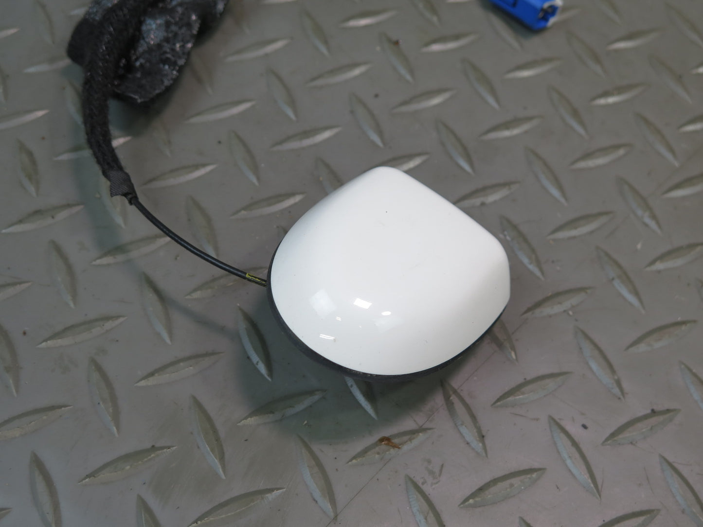 03-12 Mercedes R230 Sl-class Trunk GPS Navigation Antenna White OEM