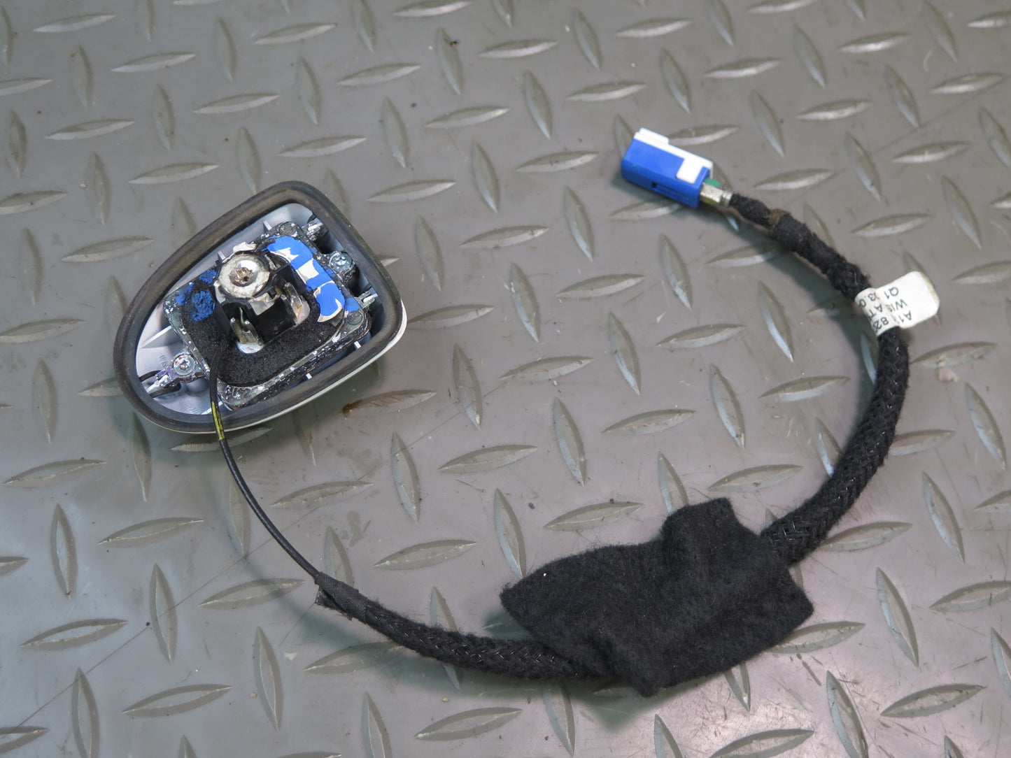 03-12 Mercedes R230 Sl-class Trunk GPS Navigation Antenna White OEM