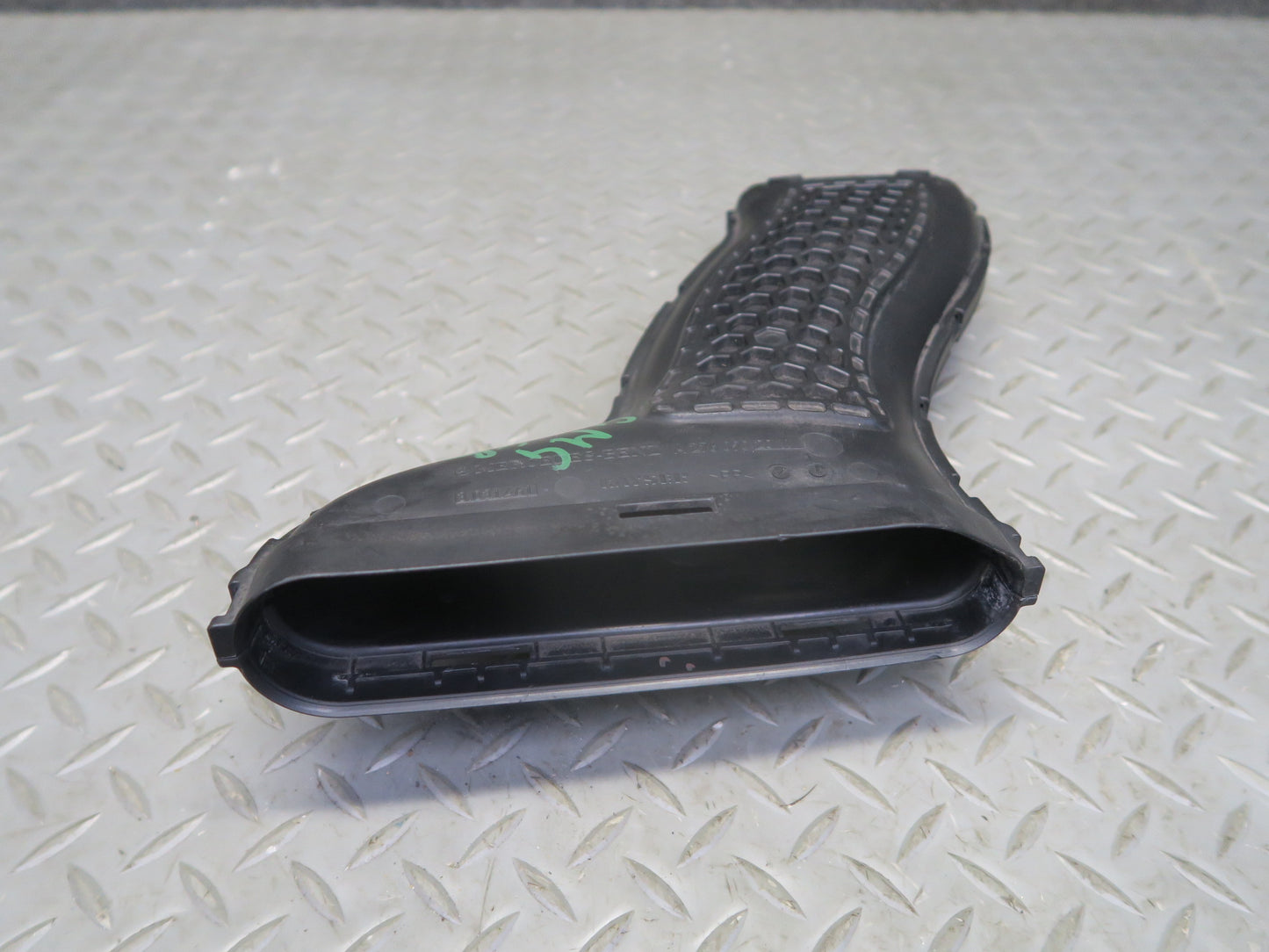 2017-2019 Mercedes X166 GLS450 3.0L M276 Right Side Air Cleaner Inlet Duct Hose
