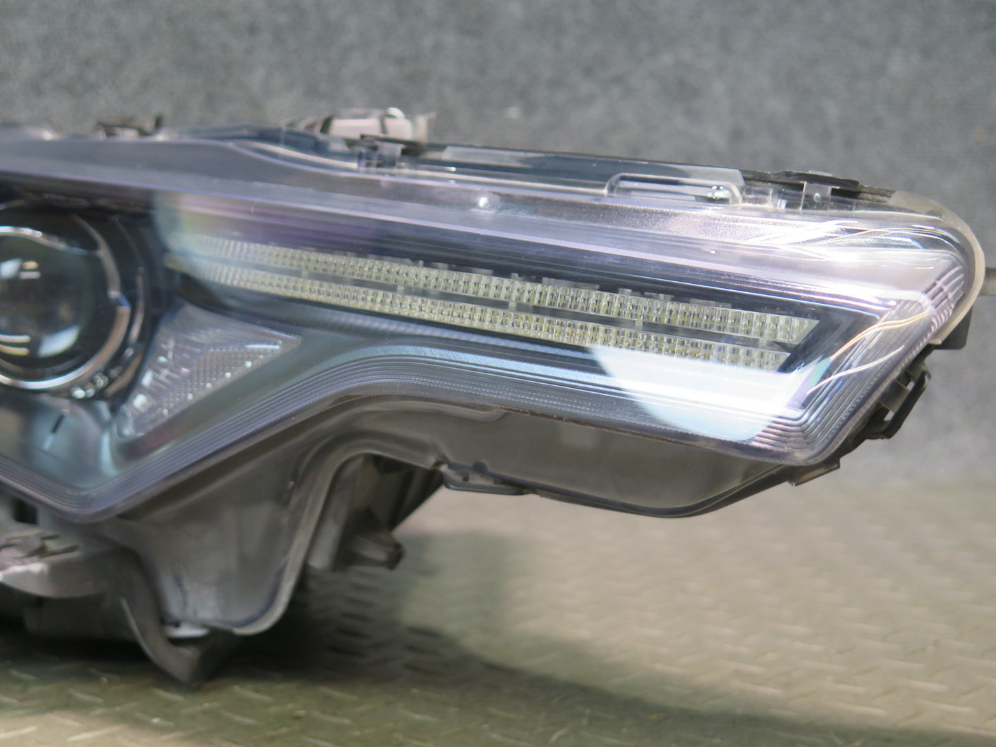 2017-2020 Maserati Levante M161 Front Right AFS Xenon HID Headlight Lamp