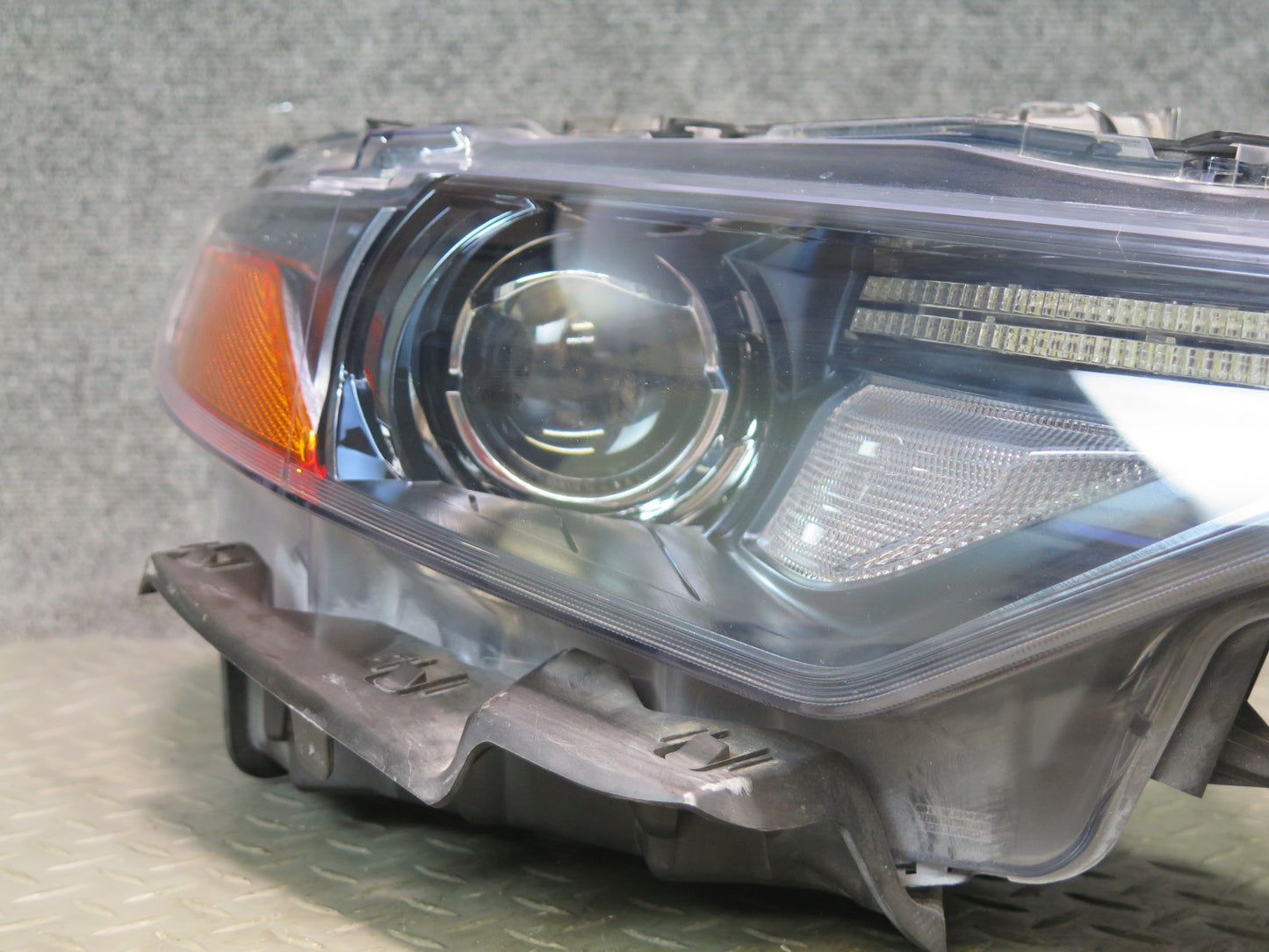 2017-2020 Maserati Levante M161 Front Right AFS Xenon HID Headlight Lamp