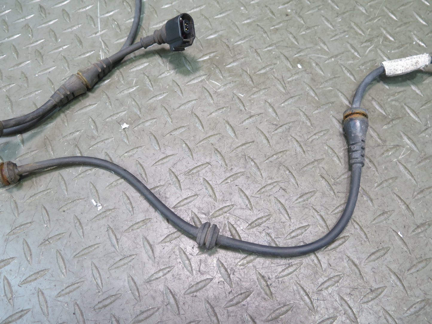 2003-2010 Porsche Cayenne 955 Rear Right Wheel ABS Speed Sensor