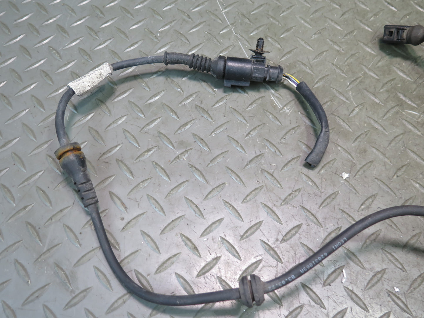 2003-2010 Porsche Cayenne 955 Rear Right Wheel ABS Speed Sensor