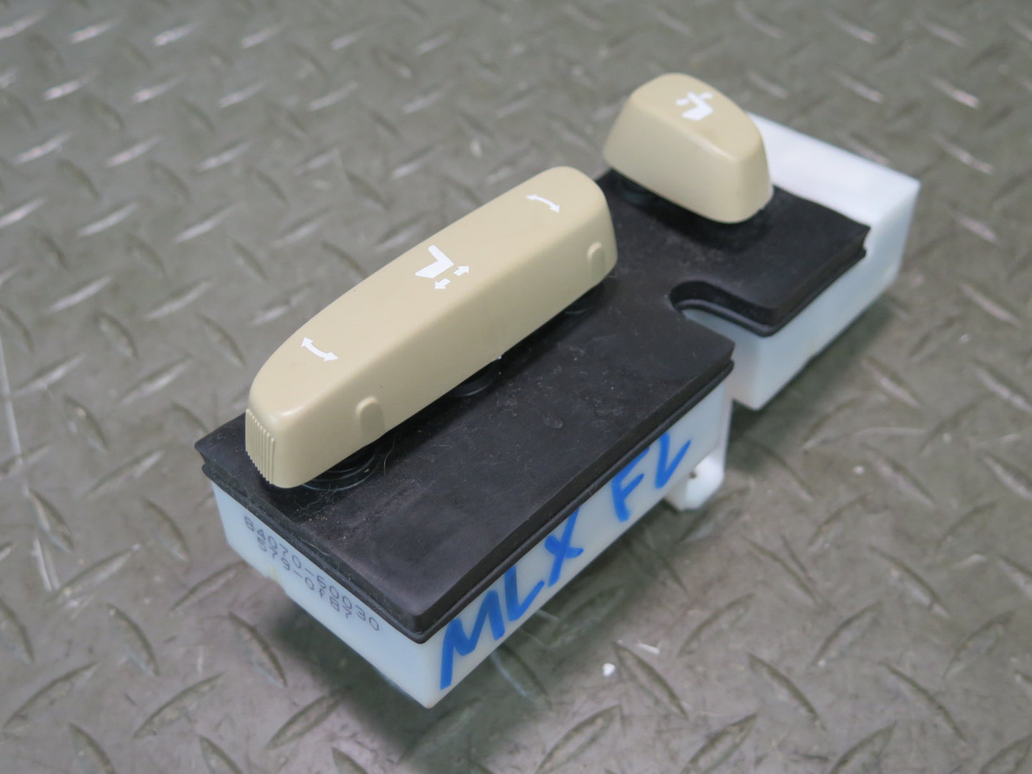2008-2015 Lexus URJ201L LX570 Front Left Seat Position Lumbar Support Switch Set