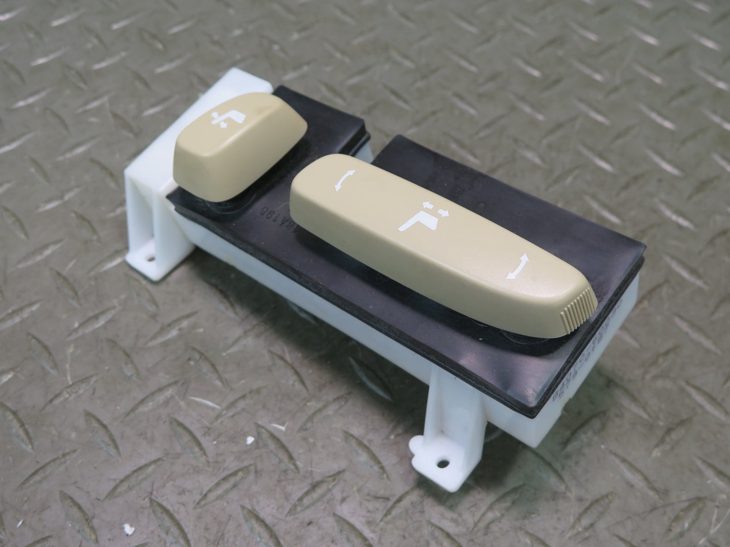 2008-2015 Lexus URJ201L LX570 Front Left Seat Position Lumbar Support Switch Set