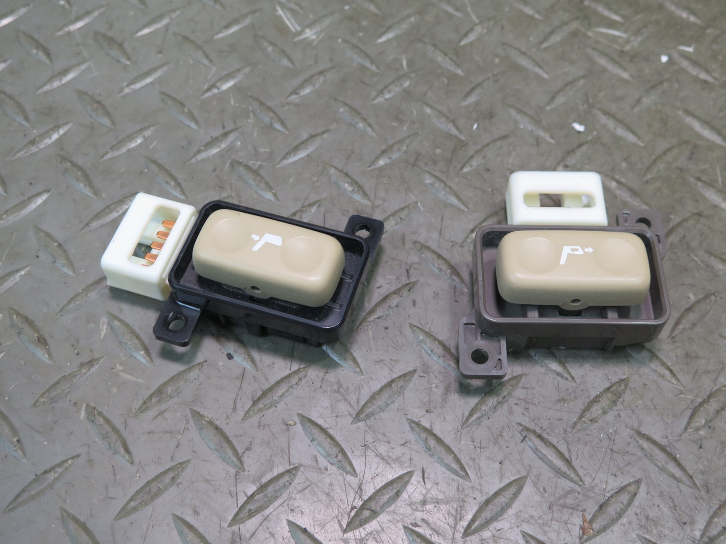 2008-2015 Lexus URJ201L LX570 Front Left Seat Position Lumbar Support Switch Set