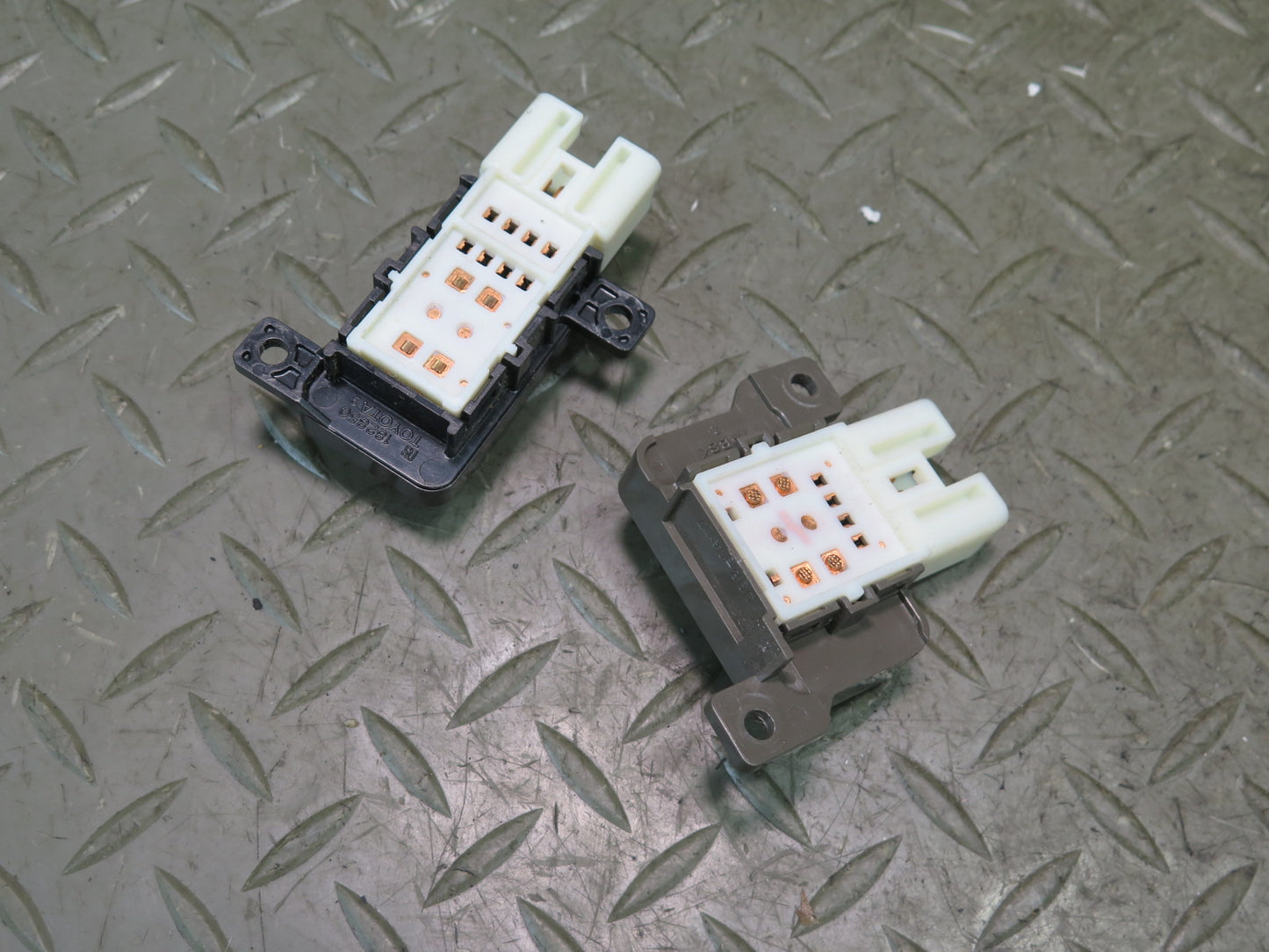 2008-2015 Lexus URJ201L LX570 Front Left Seat Position Lumbar Support Switch Set