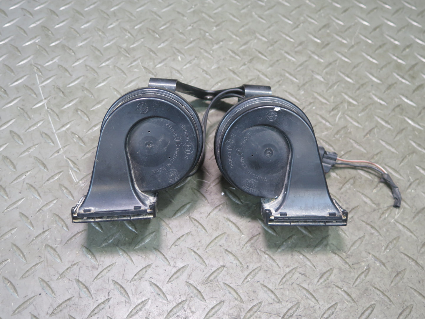 16-24 Chevrolet Camaro SS High & Low Tone Note Pitch Horn Signal Set OEM