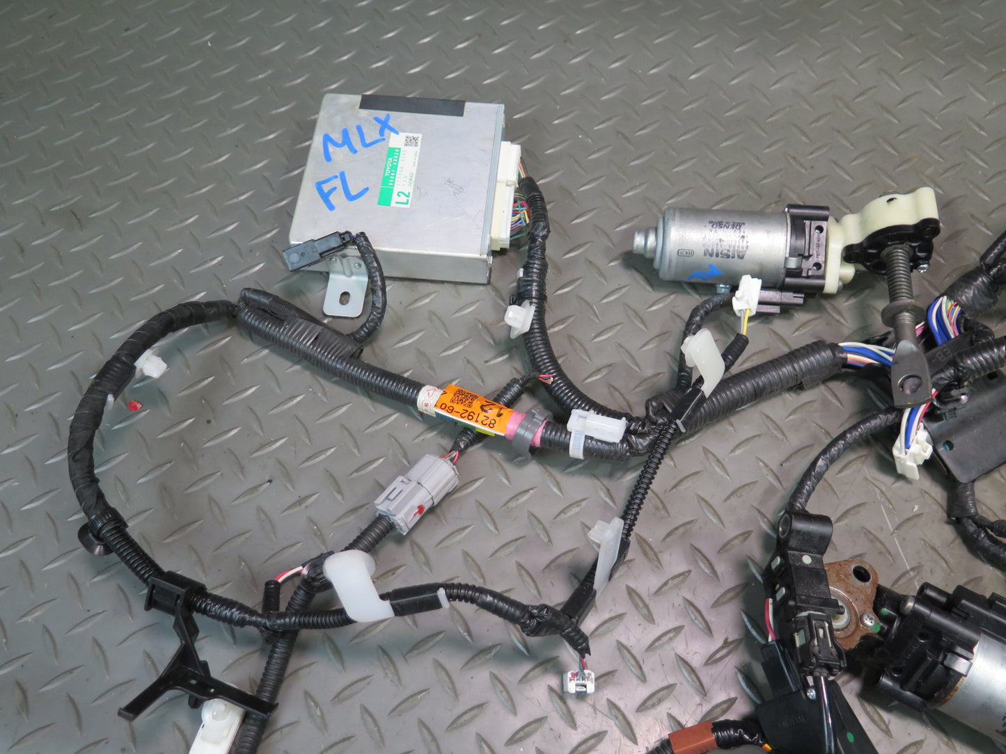 2008-2010 Lexus URJ201L LX570 Front Left Side Seat Control Module W/ Motors Set