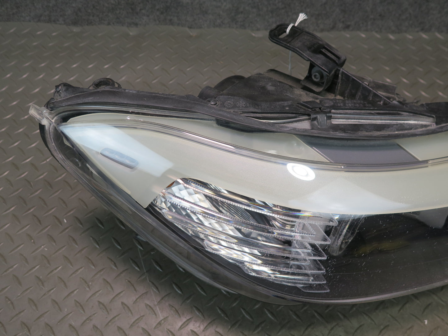 09-13 BMW E89 Z4 Front Right Adaptive Xenon HID Headlight Lamp Assembly OEM