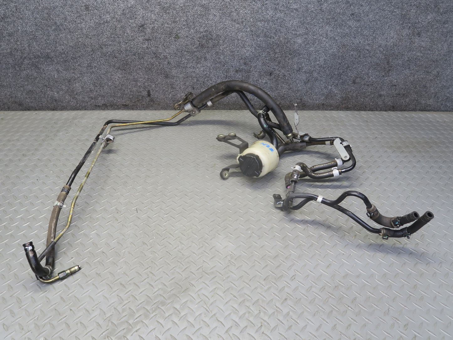 04-06 Nissan 350Z Z33 Convertible Power Steering Hose Pipe Line w Reservoir OEM