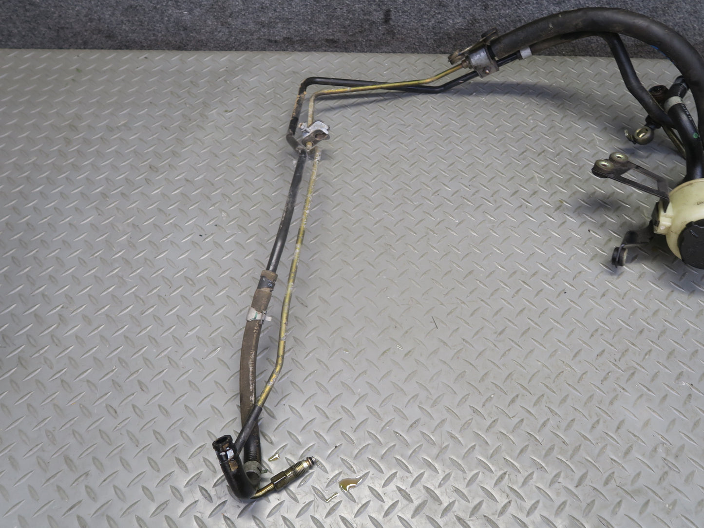 04-06 Nissan 350Z Z33 Convertible Power Steering Hose Pipe Line w Reservoir OEM