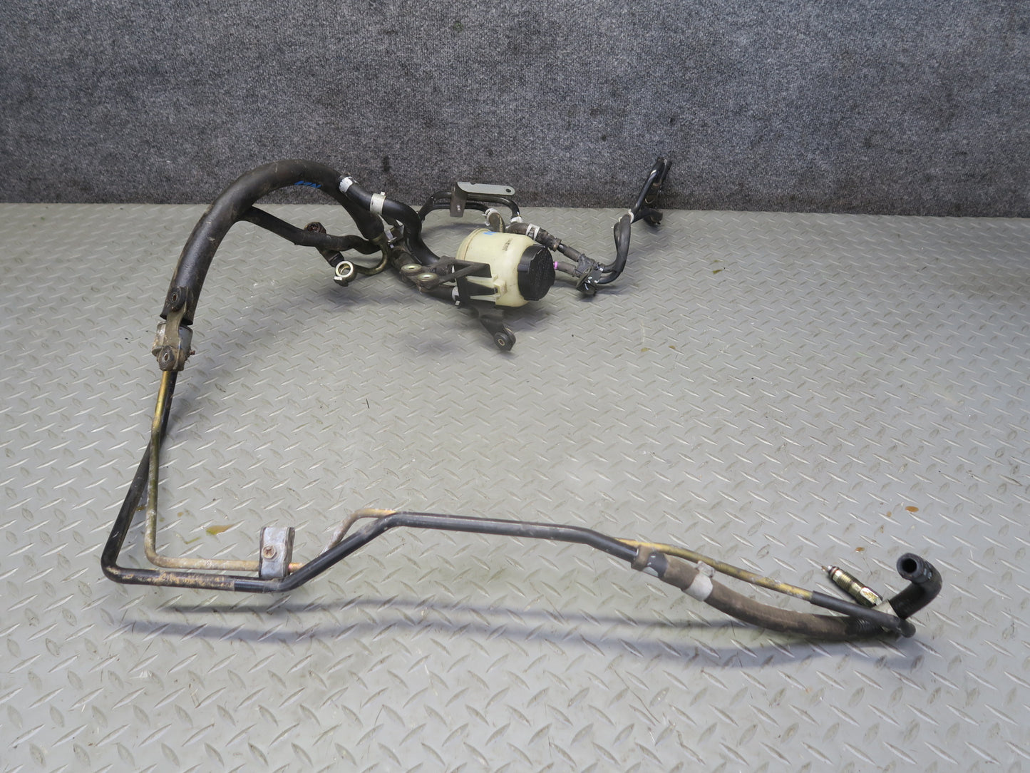 04-06 Nissan 350Z Z33 Convertible Power Steering Hose Pipe Line w Reservoir OEM
