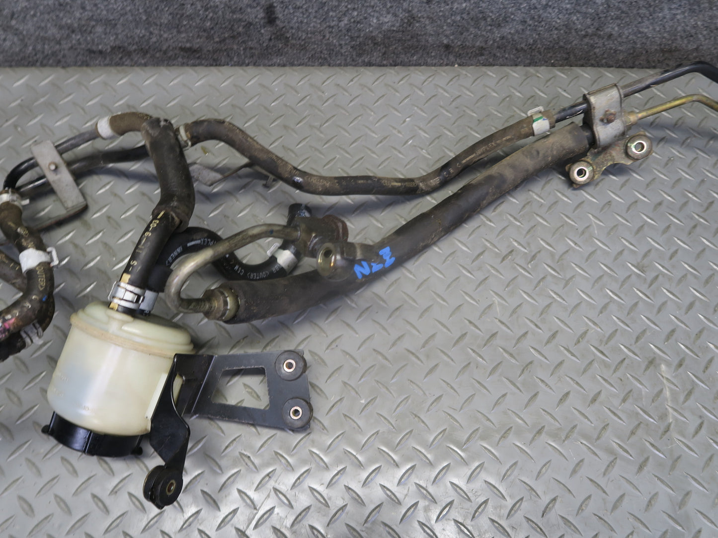 04-06 Nissan 350Z Z33 Convertible Power Steering Hose Pipe Line w Reservoir OEM